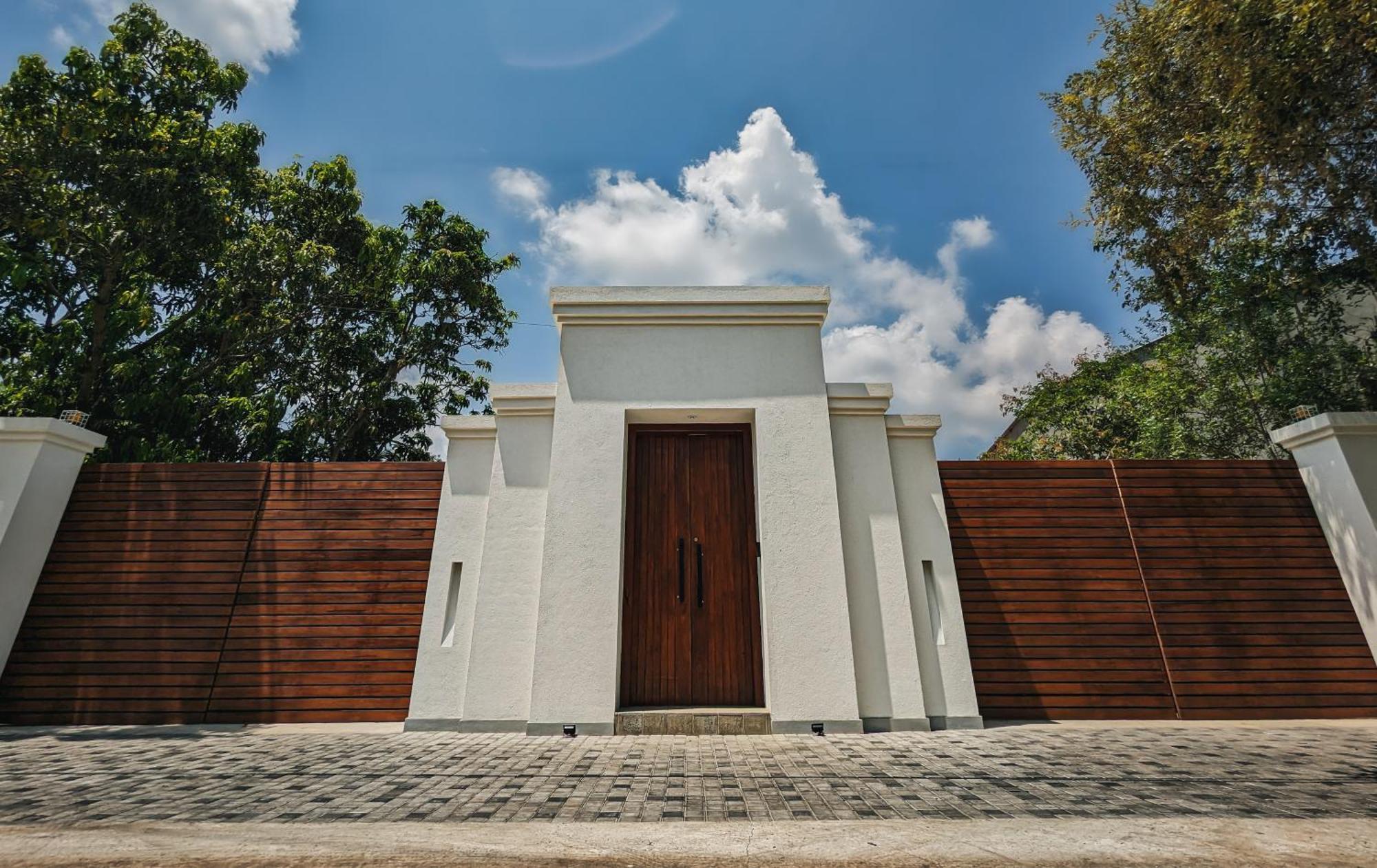Livin Lush Luxury Retreat Hotel Анурадхапура Екстериор снимка
