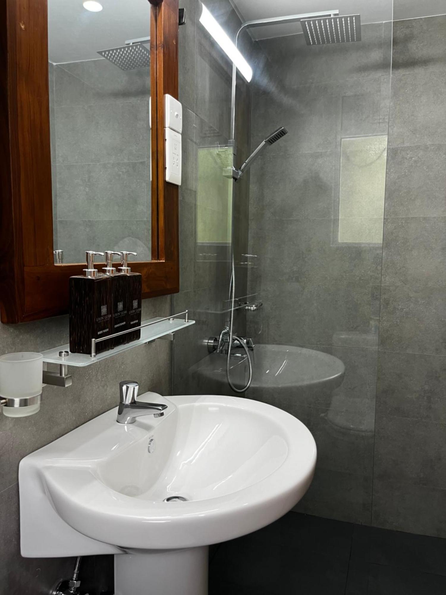 Livin Lush Luxury Retreat Hotel Анурадхапура Екстериор снимка